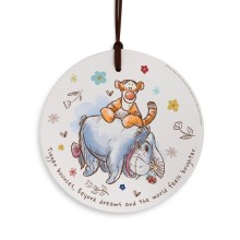 Formella tonda pendente Egan Tigro e Ih-Oh diametro 14 cm con coccinella, margherita e citazione in inglese.