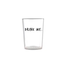 Egan Smile bicchiere in vetro borosilicato trasparente con scritta “DRINK ME.” serigrafata in nero, capienza 480 ml