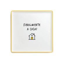 Svuotatasche quadrato in ceramica bianca Egan Smile da 19x19 cm con bordo giallo, scritta "Finalmente a casa!"