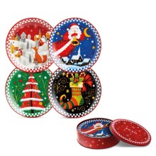 Set di 4 piattini dessert natalizi in porcellana Egan da 19 cm con soggetti assortiti e scatola regalo in latta rossa decorata.